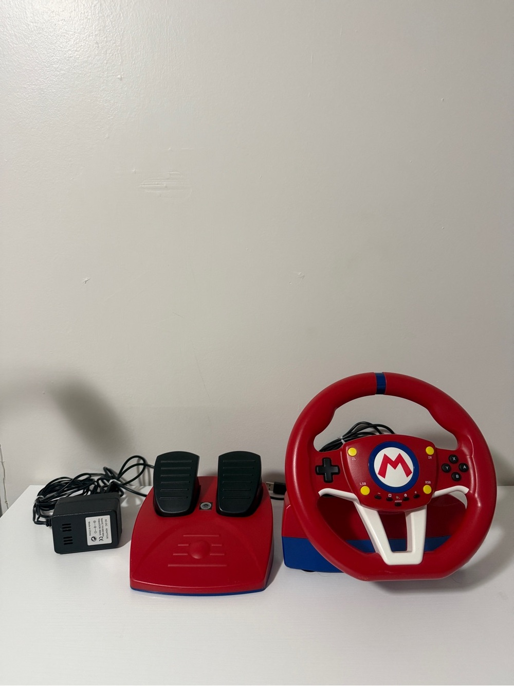 Nintendo Red Mario Racing Wheel with Pedals